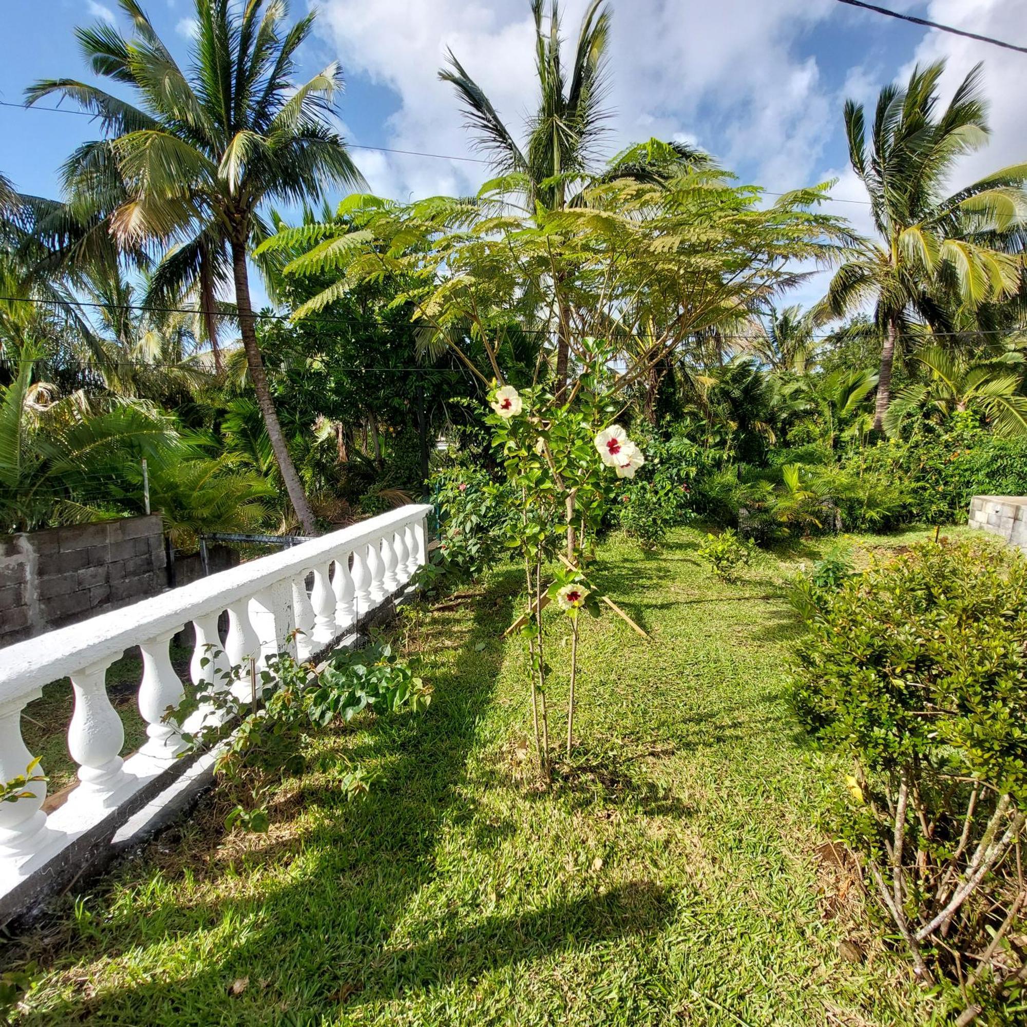Villa L Eden De L Est Sainte-Rose Zimmer foto